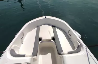 Barcos sin titulación / B542 Nereo (5p)