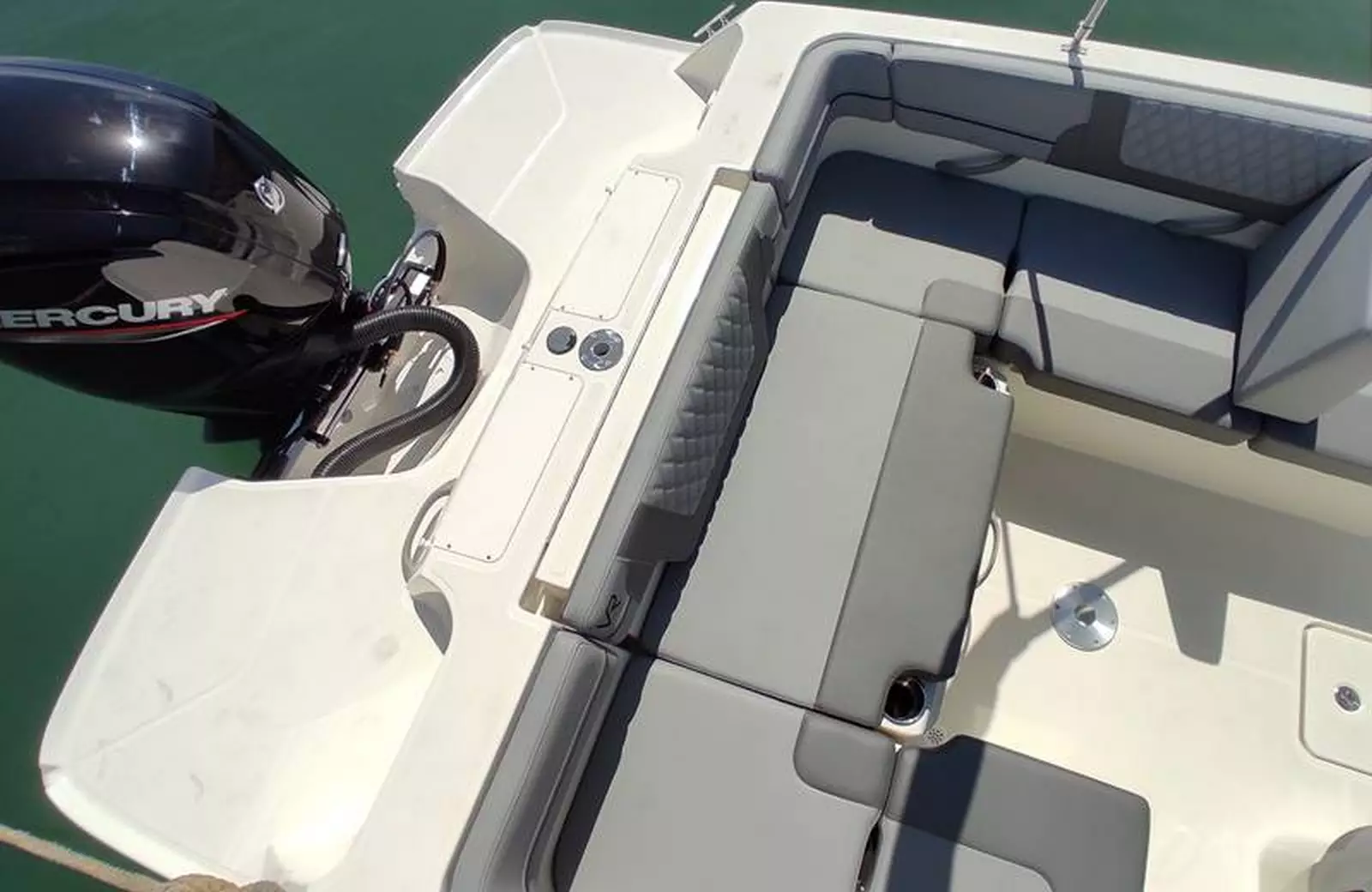 Barcos con titulación / Q600 Atlas (7p)