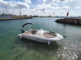 Barcos con titulación / Q670 Atlas (7-10p)