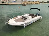 Barcos con titulación / Q670 Atlas (7-10p)