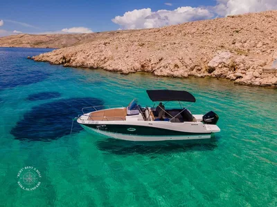 Barcos con titulación / F755 Sundeck (8p)