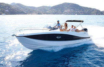 Barcos con titulación / F755 Sundeck (8p)