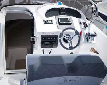 Barcos con titulación / JS780 Saver (10p)